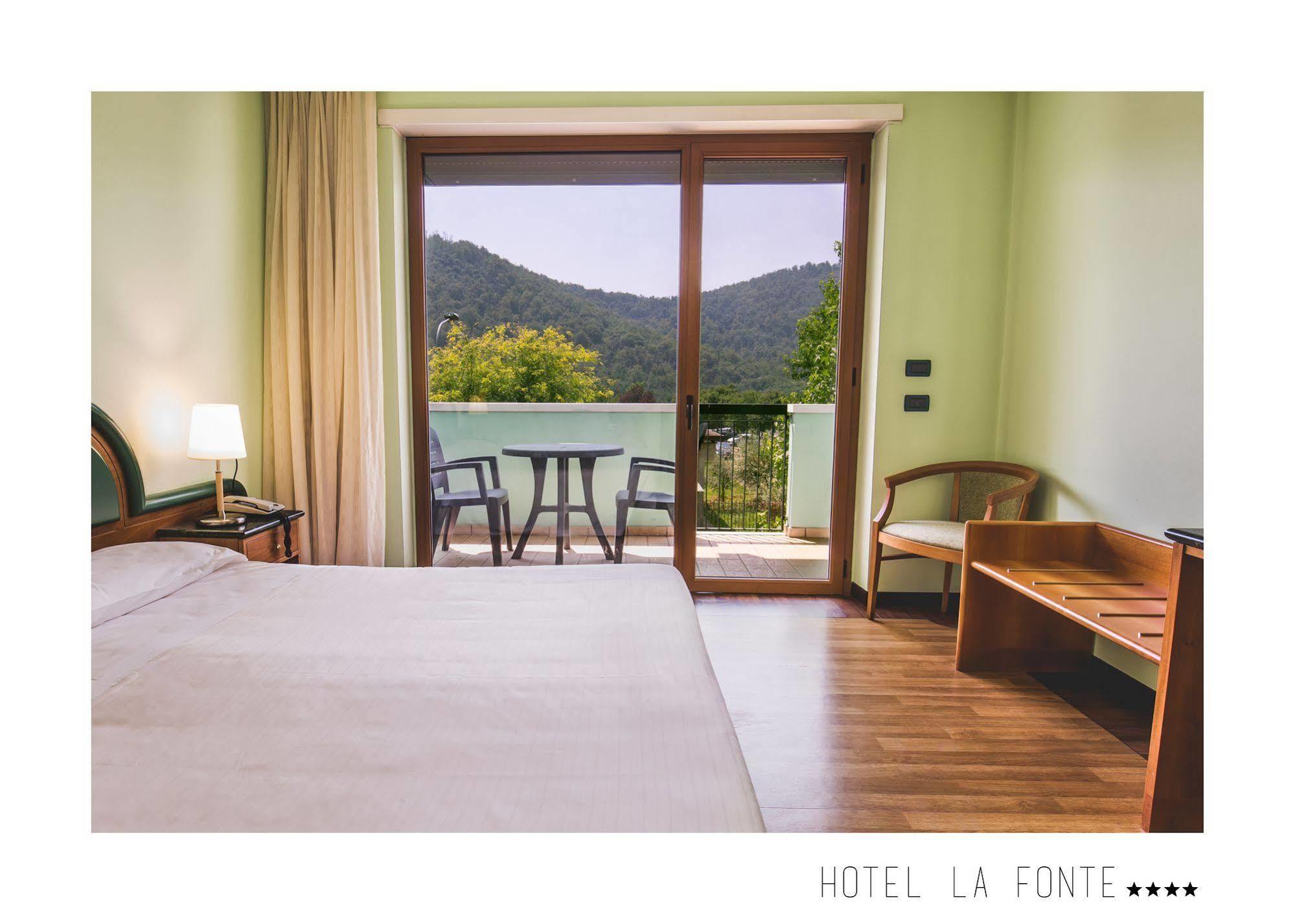 La Fonte Hotel Ome Exteriér fotografie